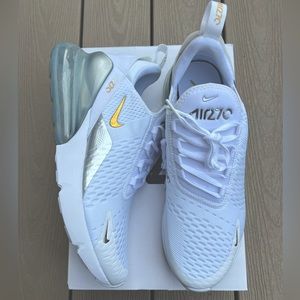 Woman’s Nike air max 270